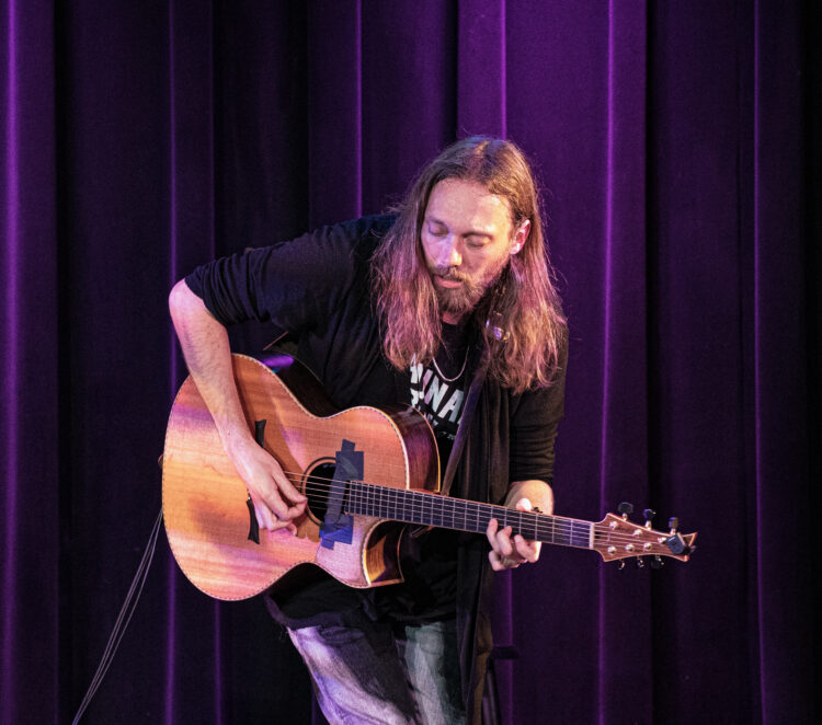 LIVE REVIEW + PHOTOS: Mike Dawes, Gareth Pearson in Natick, MA (02.17.23)
