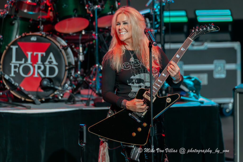 PHOTOS: Lita Ford, Dee Snider in Mashantucket, CT (11.15.25) – New