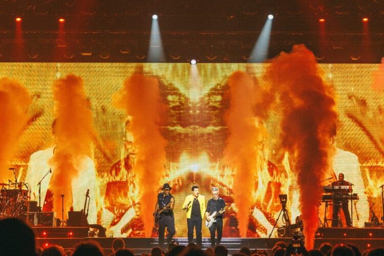 LIVE REVIEW + PHOTOS: Lionel Richie, Earth, Wind & Fire in Boston, MA (07.08.26)