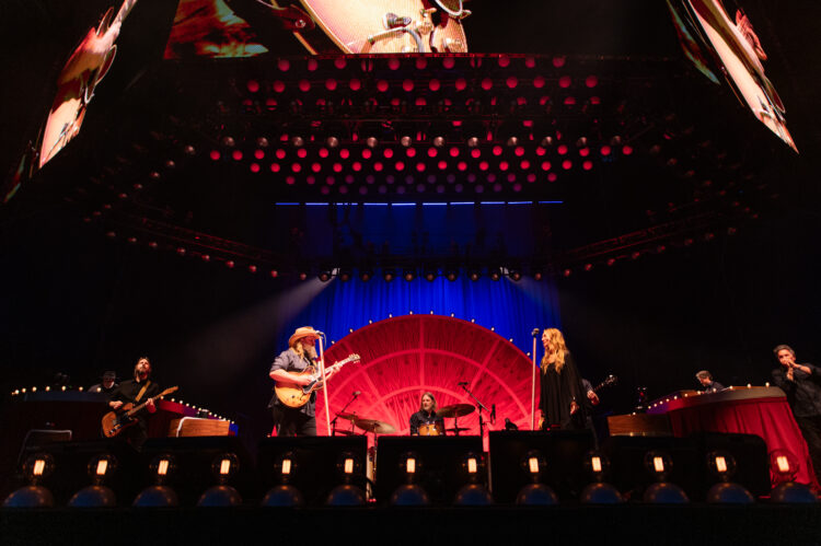 PHOTOS: Chris Stapleton, Zach Top, Allen Stone in Boston, MA (08.14.26)