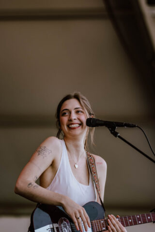 Lizzy Mcalpine