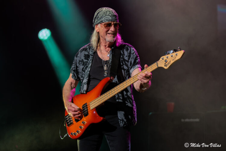 PHOTOS: Deep Purple, Jefferson Starship in Mansfield, MA (08.13.26)