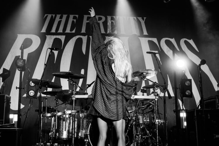 PHOTOS: The Pretty Reckless, Paris Jackson in Hampton Beach, NH (09.28.26)